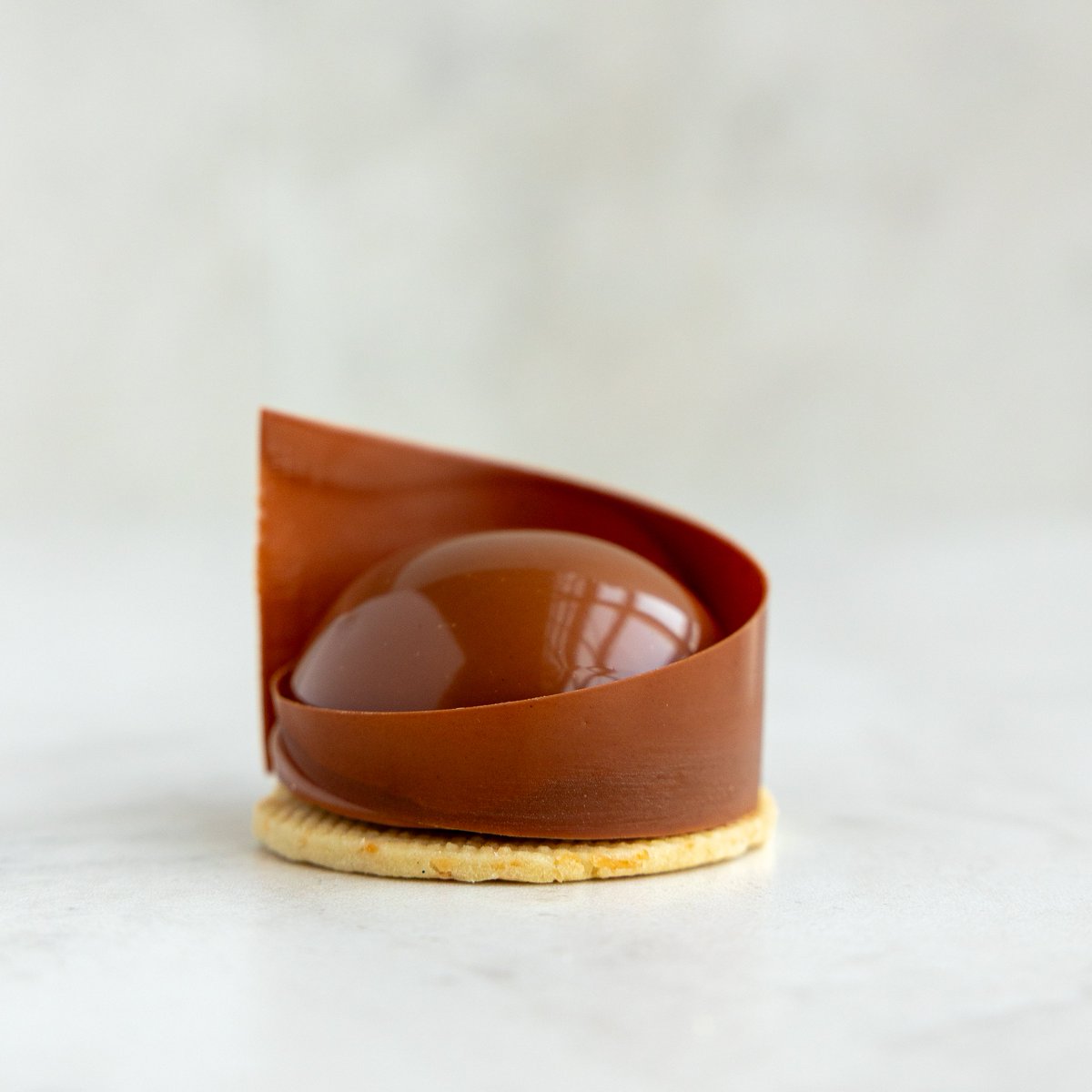 chef_erikVdV's tweet image. After several months of R&amp;amp;D, here are just 2 of the creations I&apos;ve been working on for our Advanced plant-based patisserie class.
You saw these in your favourite dessert destination, would you even for a minute think you&apos;d be missing out on anything? Be honest
#plantbased #pastry