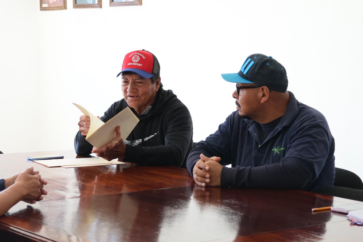 Luzelvira_duran's tweet photo. Esta mañana tuve un encuentro con ciudadanas y ciudadanos de la delegación de #Tepec para establecer acuerdos de apoyo que permitan fortalecer los huertos de nogales y cafetales que predominan en el Municipio. 🌱
Cuidemos nuestro patrimonio natural. ❤️ https://t.co/41bZ2QFJJY