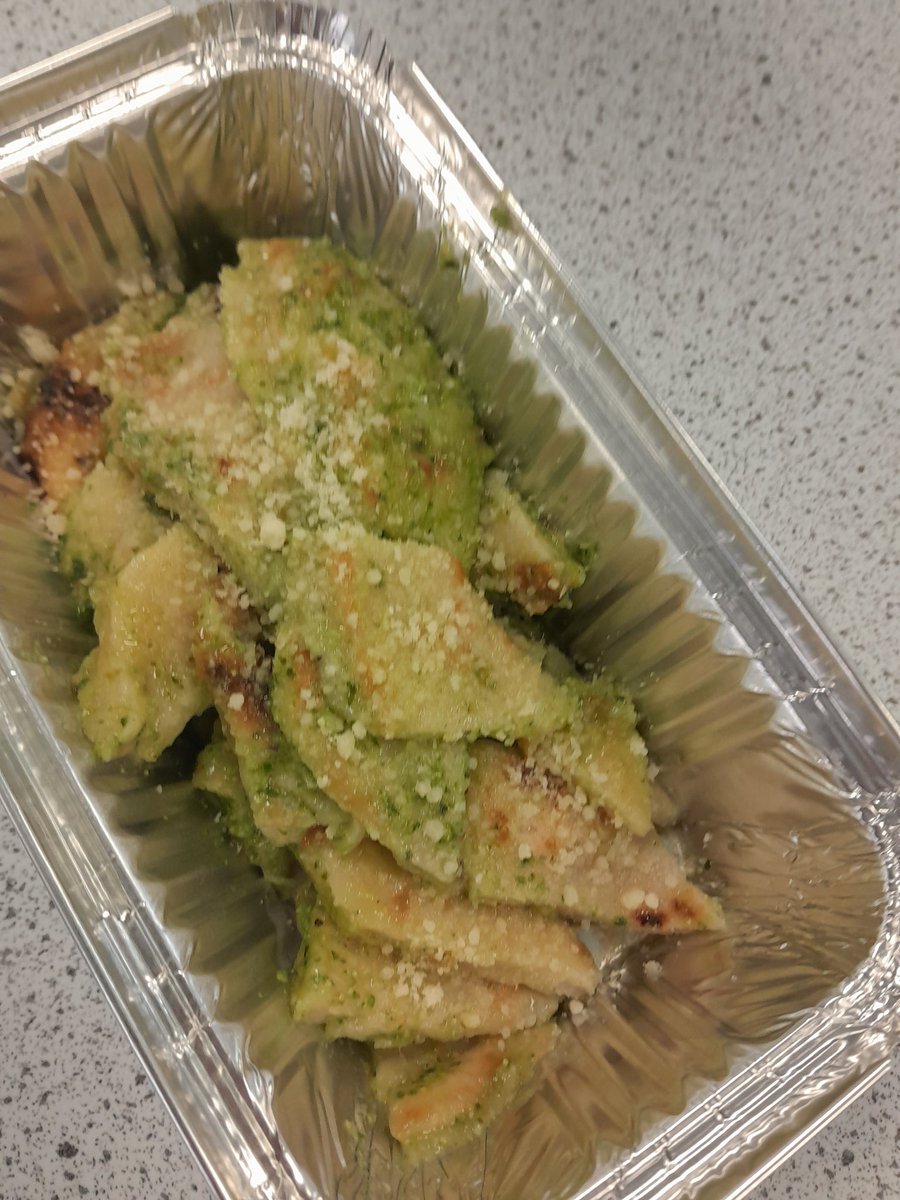 SIL_HWBteam's tweet photo. @dixons_ba 6th formers showing great skills today. Creating Testaroli (the oldest pasta in the world) with pesto, parmesan and olive oil. Fantastic effort with this tricky technical challenge! 
#liverpool #food #testaroli #pasta https://t.co/Tr57O6KvTX