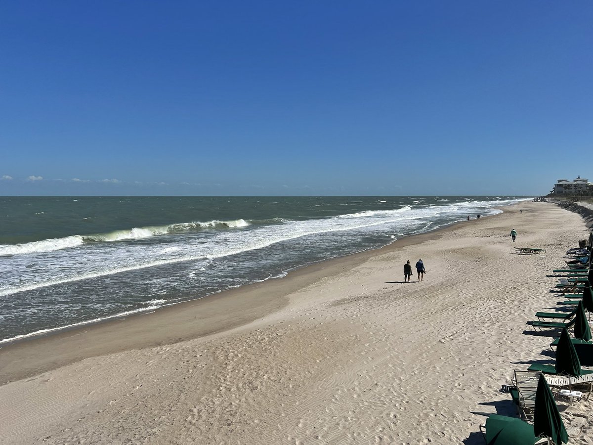 epcotbarcrawl's tweet photo. We made it…

Disney on the beach. So far, we are really impressed. But a bit cold/windy for the beach. https://t.co/SEjpaYc7i4