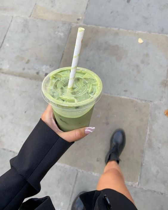 liIacdaisy's tweet photo. matcha girl https://t.co/NUzRGtpVDI