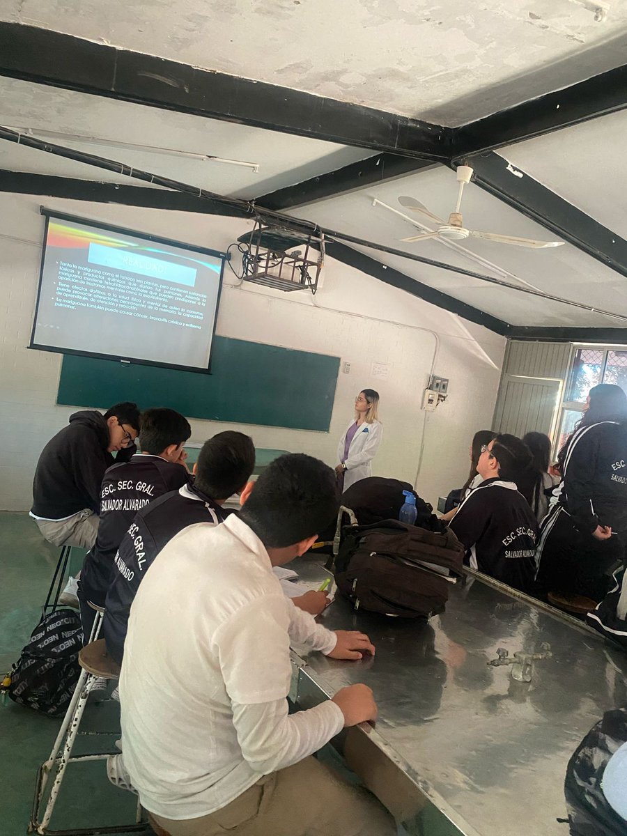 CapaGchil's tweet photo. El día de hoy damos continuidad al taller  en Escuela Secundaria Federal 1, en Guamuchil, donde se impartió a los jovenes el tema de Mitos y Realidades de las Drogas.
#CEPTCA #JuntosPorLaPaz https://t.co/iN8EJxXuKS