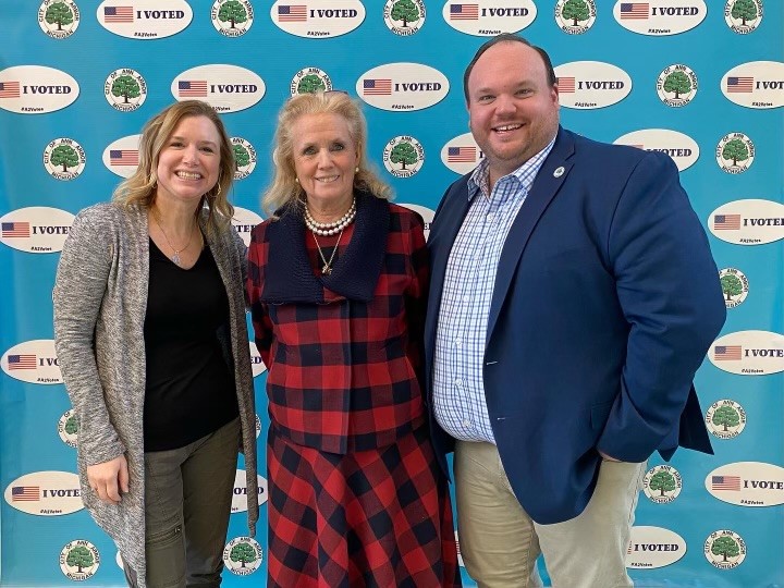 A2GOV's tweet image. 4 DAYS LEFT to VOTE EARLY! A2 has had more early voters than any Michigan city: 1,156 so far. THANKS to partners, @aadl &amp;amp; UofM. Stop in to vote &amp;amp; pick up an “I voted” sticker if you haven&apos;t yet. Centers open 11a-7p (8a-5p City Hall) thru Sunday a2gov.org/earlyvoting #a2votes