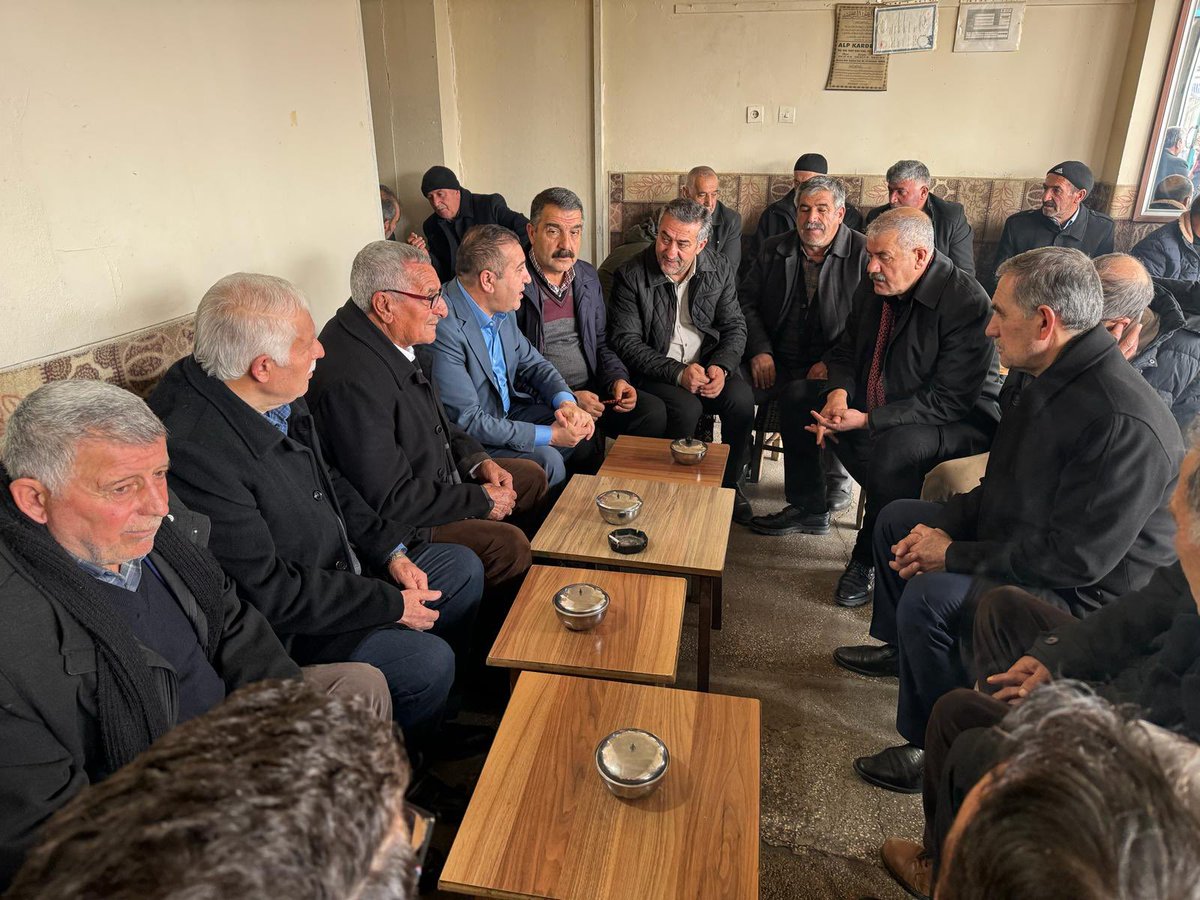 golenmustafaa's tweet photo. Yerel seçim çalışmamıza destek için ilcemize gelen  hemşehrimiz, dostum genel merkez tarafından gönderilen istanbul seçim kordinatorü sn. @fzekimert ile birlikte  @ilyasbingol12 ve yol arkadaşlarımızla birlikte ilçemizde kahvehaneleri dolaştık. Kendisine teşekkür ederim. https://t.co/hM53TUbwWh
