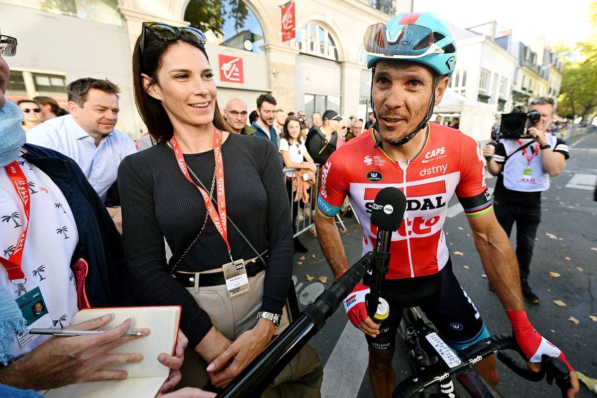DHCyclisme's tweet photo. La femme de Philippe Gilbert s’en prend à son tour à Marion Rousse : “Patrick Lefevere n’étale qu’un tiers du comportement de ton homme” https://t.co/idOjXh5nMi https://t.co/8FfbGBgu8L