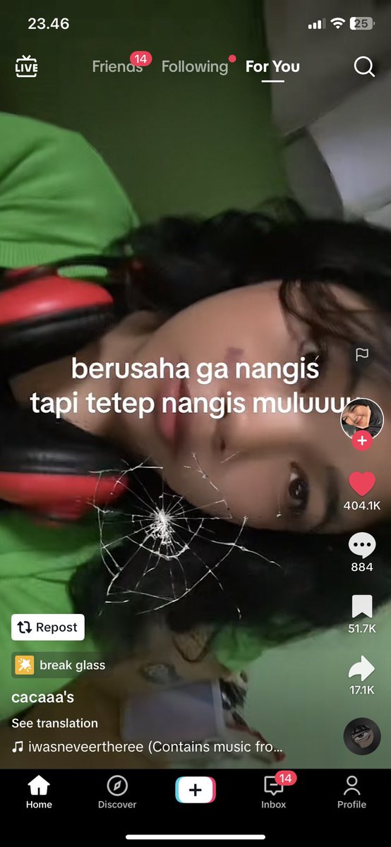 Sabrinatauri1's tweet photo. "kamu orangnya emg gampang nangis ya" https://t.co/4bMATmbhv3