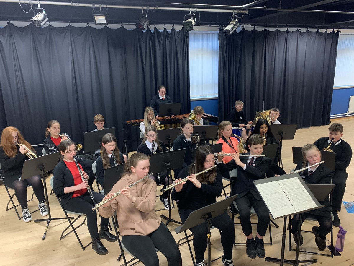 LHSExpressArts's tweet image. Lots of exciting music making today! Band rehearsals in full swing too 🎉🎺🎷🥁