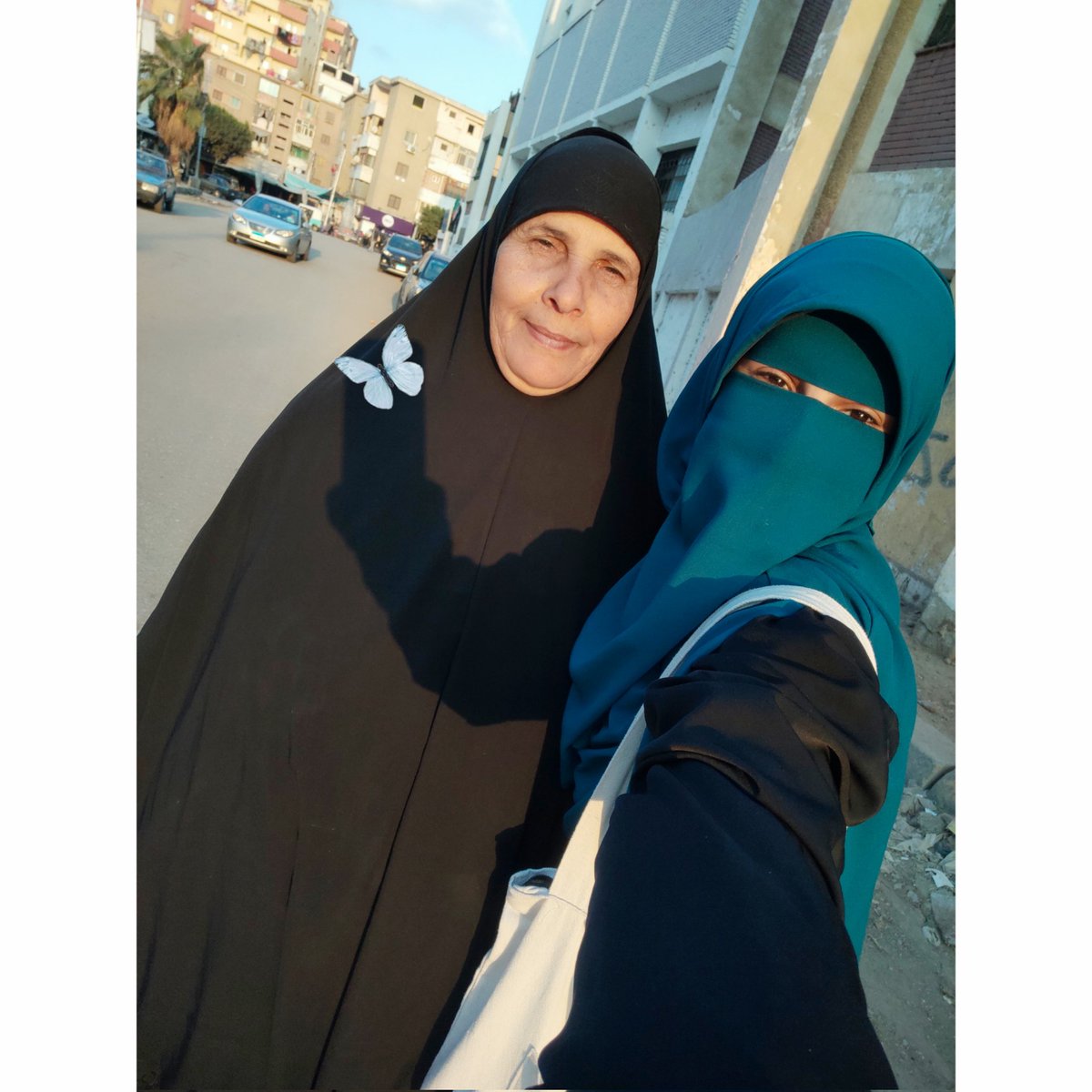 تعتقد أميٰ أنها مجرد أم🩵»»»»»».
لـكنـها والله هـيٰ الحياه وكُل ما أحب🩵🦋.