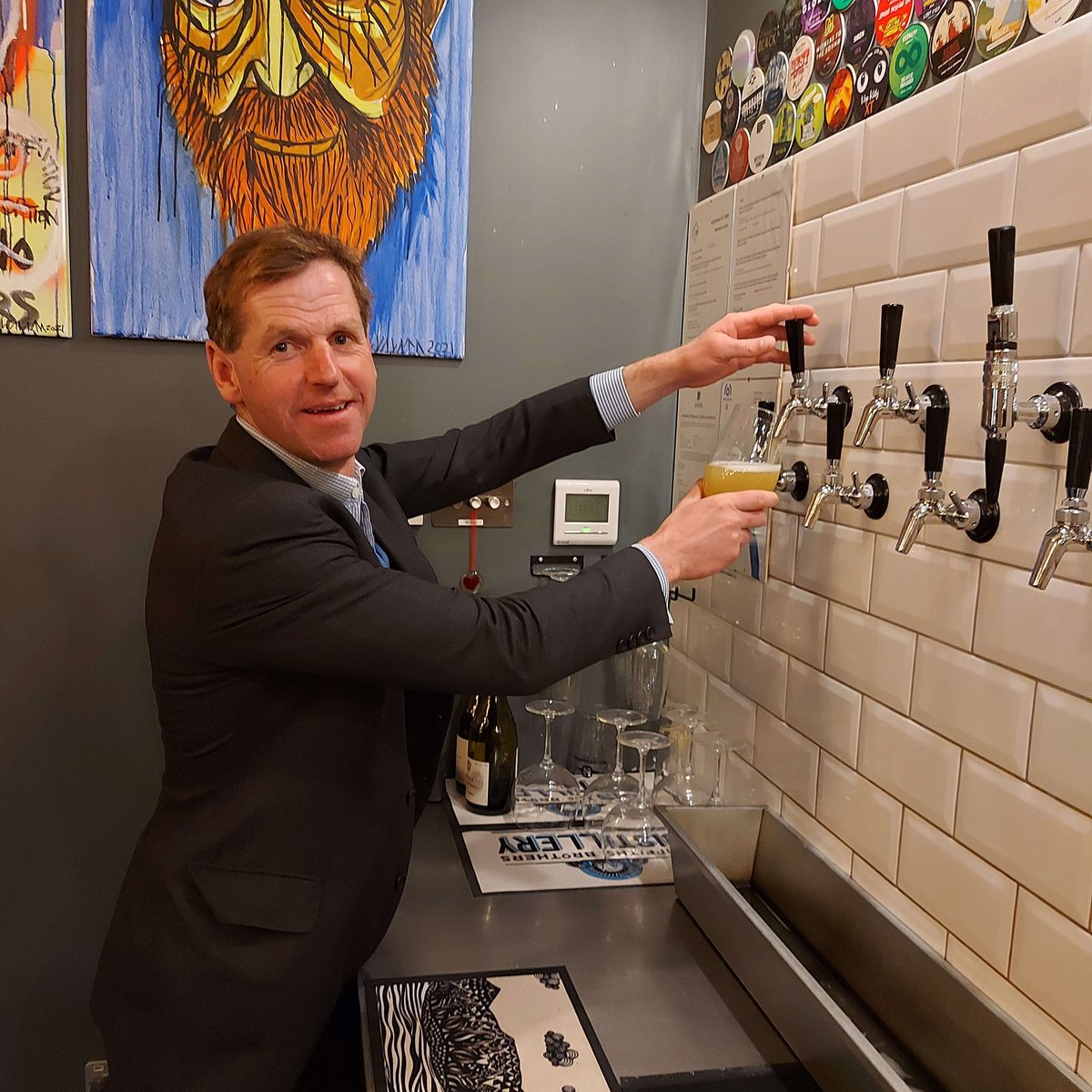 vinnyandted's tweet image. Delighted that @jamiesnowden and @page_fuller are joining us in the bar on the 29th February to chat about all things racing including a preview of the forthcoming @CheltenhamRaces festival. vinnyandted.co.uk/cheltenhamprev…