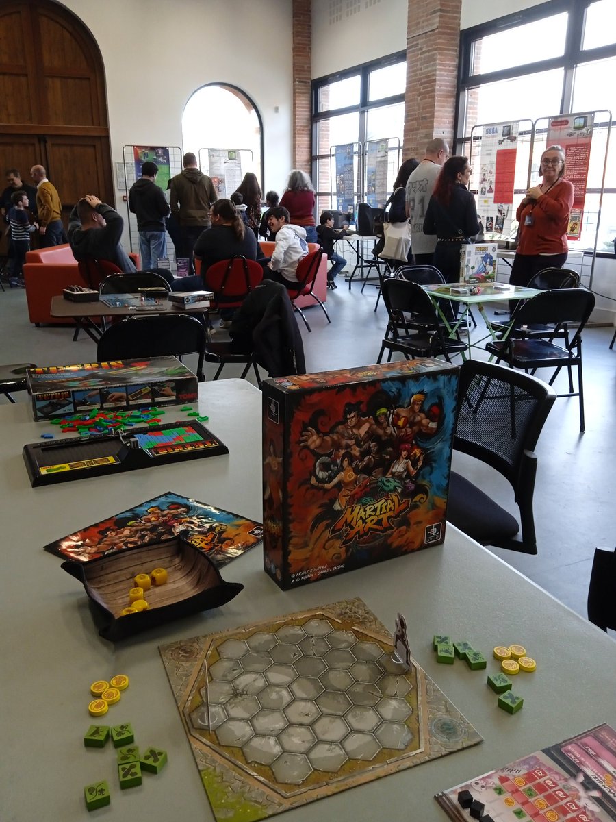 IJMontech's tweet photo. Journée rétro gaming à Montech.
Jeux de société sur la thématique du jeu vidéo avec la ludothèque, exposition sur l histoire des consoles. Un retour en arrière apprécié par petits et grands. Merci à  l'association Replay 82 pour ce bon moment de partage https://t.co/VuW6EnOssG