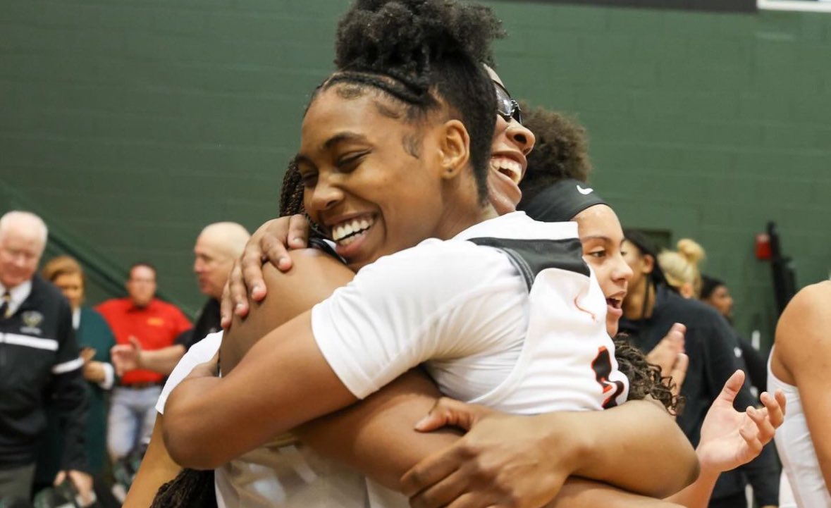 AutumnFleary2's tweet photo. Champions🏆❤️! I loved every moment spent with this team! #year2completed 
@McDonoghGVBB https://t.co/a4DKOvzSvS