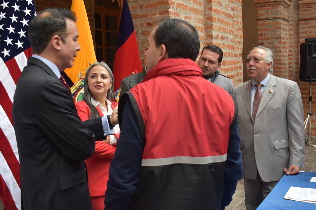 quitohonesto's tweet photo. 🤝 #Transparencia | El proyecto de inversión en movilidad sostenible que lleva adelante  @TransporteQuito con el apoyo de #USAID cuenta con el apoyo de Quito Honesto como observadores del proceso para precautelar y garantizar el beneficio de los quiteños https://t.co/3K2c5ciAo0