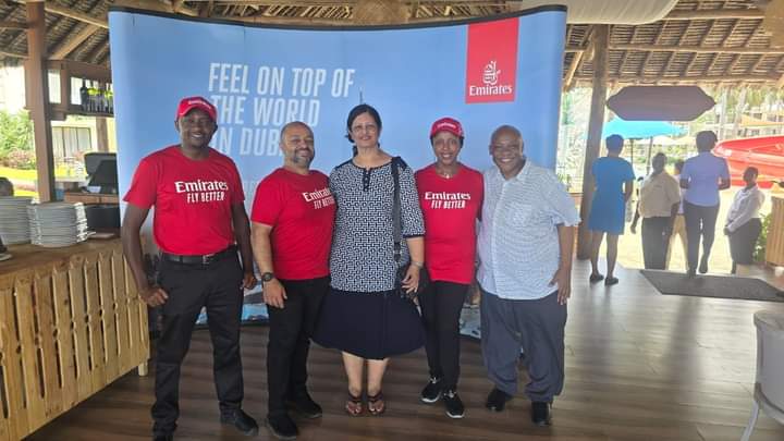 deanstravelltd's tweet photo. #DeansTravel Directors @pkkamanga & Goolzaar Rattanshi were hosted by the @emirates team at #PrideInn Shanzu
Team from Emirates L to R
Stephen Mbatha #Anwar and #Mumbi #FlyEmirates https://t.co/MtUWda5irw