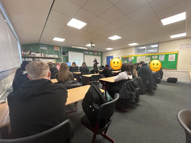 A Right to Youth Work in Education! <a href="/YouthLinkScot/">YouthLink Scotland</a>. #EducationNeedsYouthWork Working in #partnership with <a href="/smithycroft282/">Smithycroft Secondary</a> has enabled young people to discuss the issues around Gender Based Violence and how to not only reduce it in schools but within our communities. #MVP