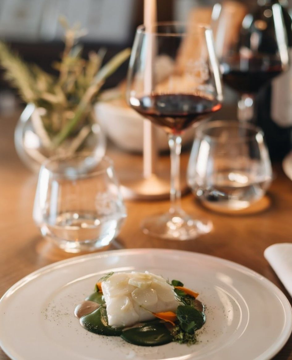 🍷 It’s just over a week till the Italian Wine Dinner with Capanna Winery, hosted by the Royal Crescent Hotel & Spa in Bath. Join on 29th February for an exquisite five-star experience Photos are for illustrative purposes - event may vary #finewines #royalcrescent #italianwine