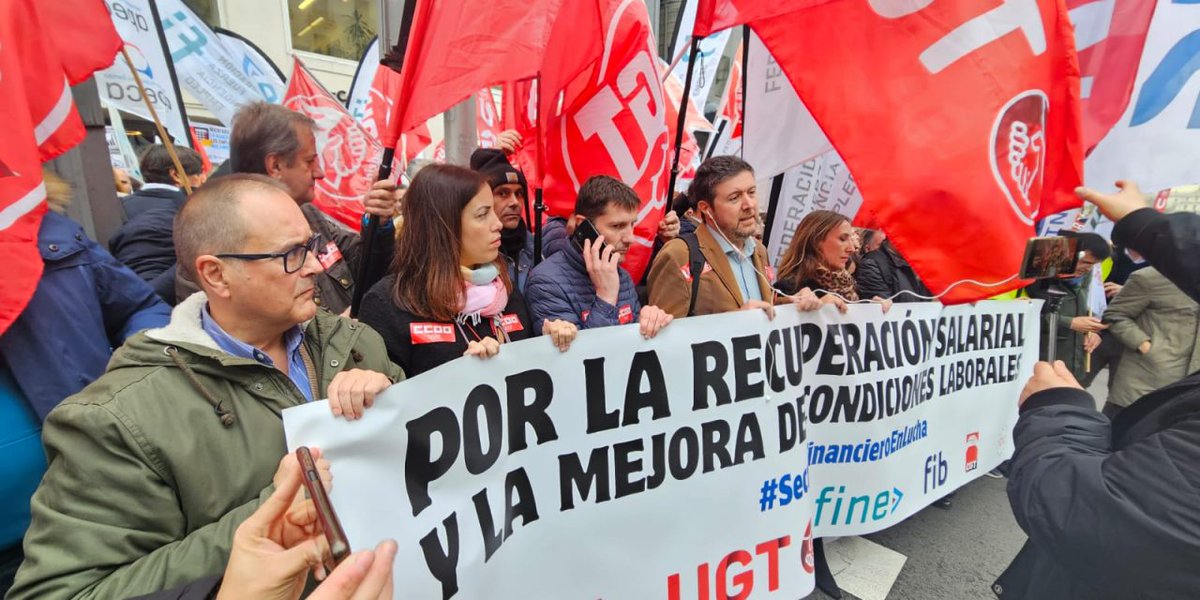 #ACTUALITAT| Els sindicats del sector bancari es planten per unes propostes salarials “a anys llum dels beneficis rècord” ✍️@joancagudo diaritreball.cat/els-sindicats-…