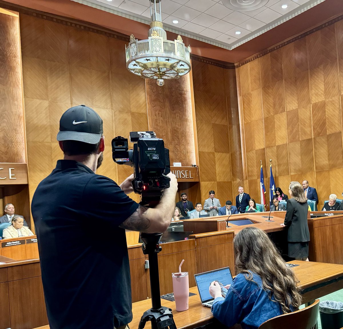 AdrianGarciaHTX's tweet photo. Proud and excited to be at #CityHall to witness ⁦@whitmire_john⁩ and council vote to confirm #LizBrock as Chair of ⁦@METROHouston⁩! It was great to see City Hall Chambers full with the many “family” and friends of Liz who were there in support of her nomination! 😊 https://t.co/NrMvNr6lsq