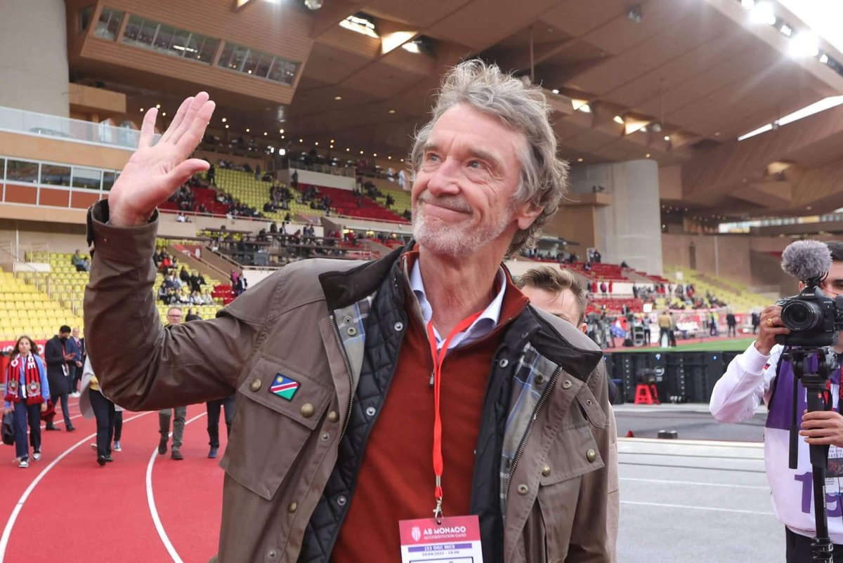 FabrizioRomano's tweet photo. 🔴 Sir Jim Ratcliffe: “Dan Ashworth is a 10/10 sporting director”.

“You can't really criticise Dan for looking at maybe most coveted job in football as a sporting director - particularly with the challenge at Manchester United”. https://t.co/fSC9uWXNW1