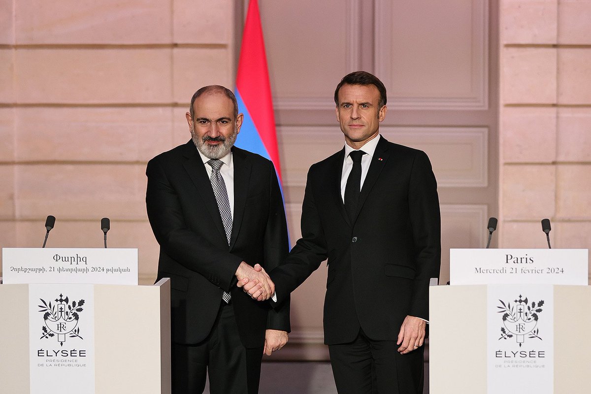 Excellent entretien avec le Président @EmmanuelMacron et des échangés fructueux sur l’approfondissement des liens d’amitié forte 🇦🇲🇫🇷, l’élargissement & le renforcement de notre agenda bilatéral, le rapprochement 🇦🇲 avec l’UE et la situation sécuritaire dans le Caucase du Sud.