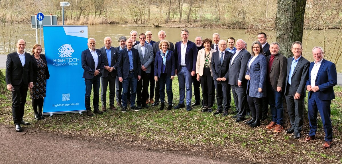 #Winterklausur der #HochschuleBayern e.V.: Präsidentinnen und Präsidenten der HaWs und THs in #Bayern trafen sich in #Karlstadt am Main mit Wissenschaftsminister Markus Blume.
#Hochschule #HightechAgendaBayern #Hochschulinnovationsgesetz #Strategie