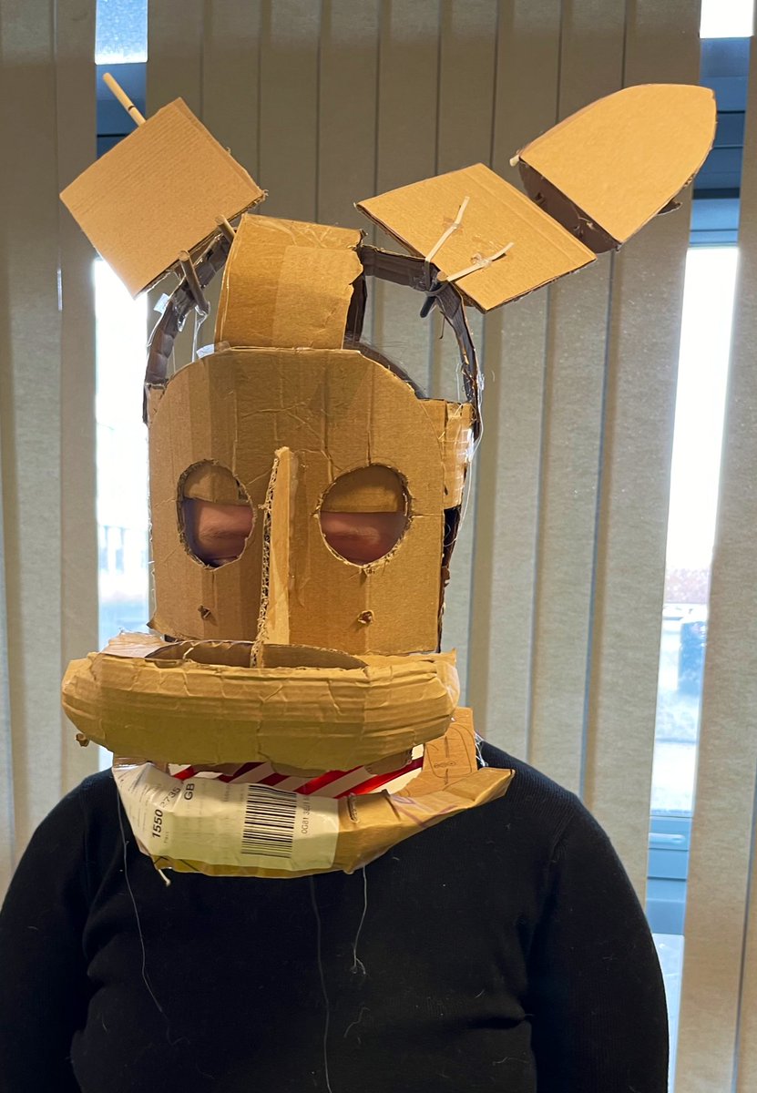 Chs_TheLibrary2's tweet photo. What can we make with a cardboard box and some rubbish ..after school activities. Fun in the library 🤩 #imagination #creativity #upcycling #masks @clydebankhigh @wdclibraries https://t.co/TJyOzAgWQe