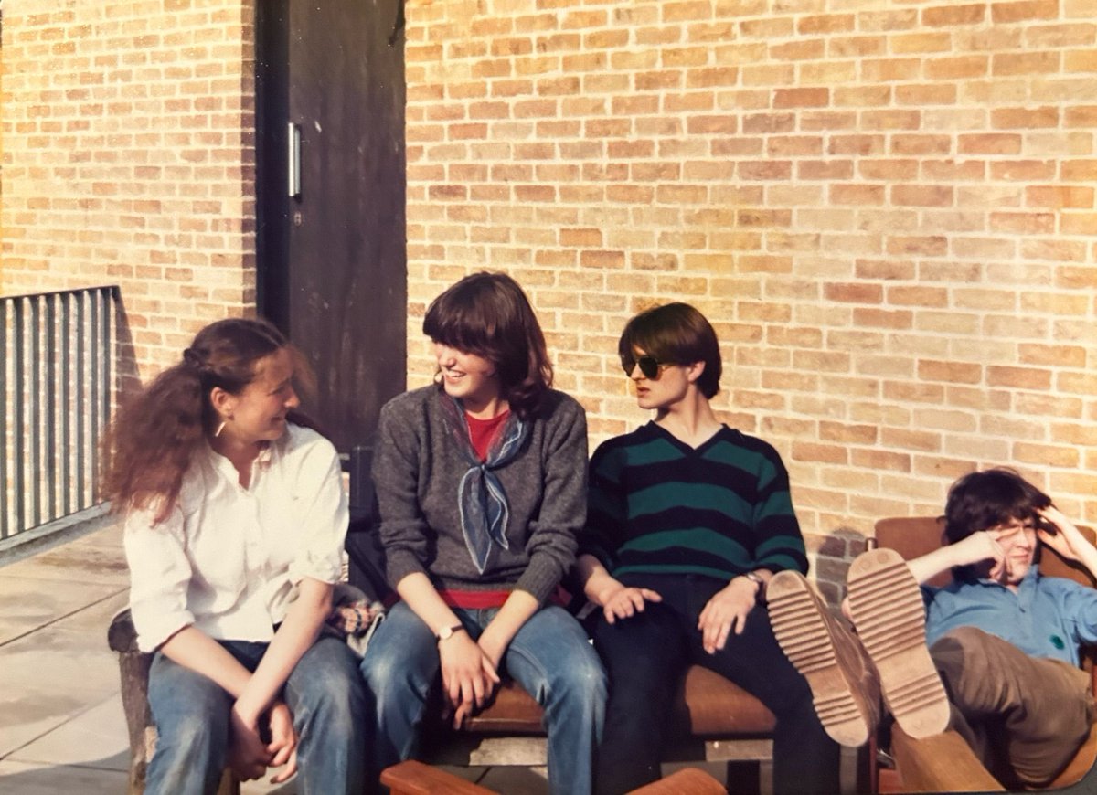 @sineadgleeson @junecaldwell @IrishTimesBooks @MartinDoyleIT @IrishTimesCultr @picadorbooks @CamillaElworthy And here is Bridget (far left), me (far right) and two other friends at Lancaster University, summer term, 1980.