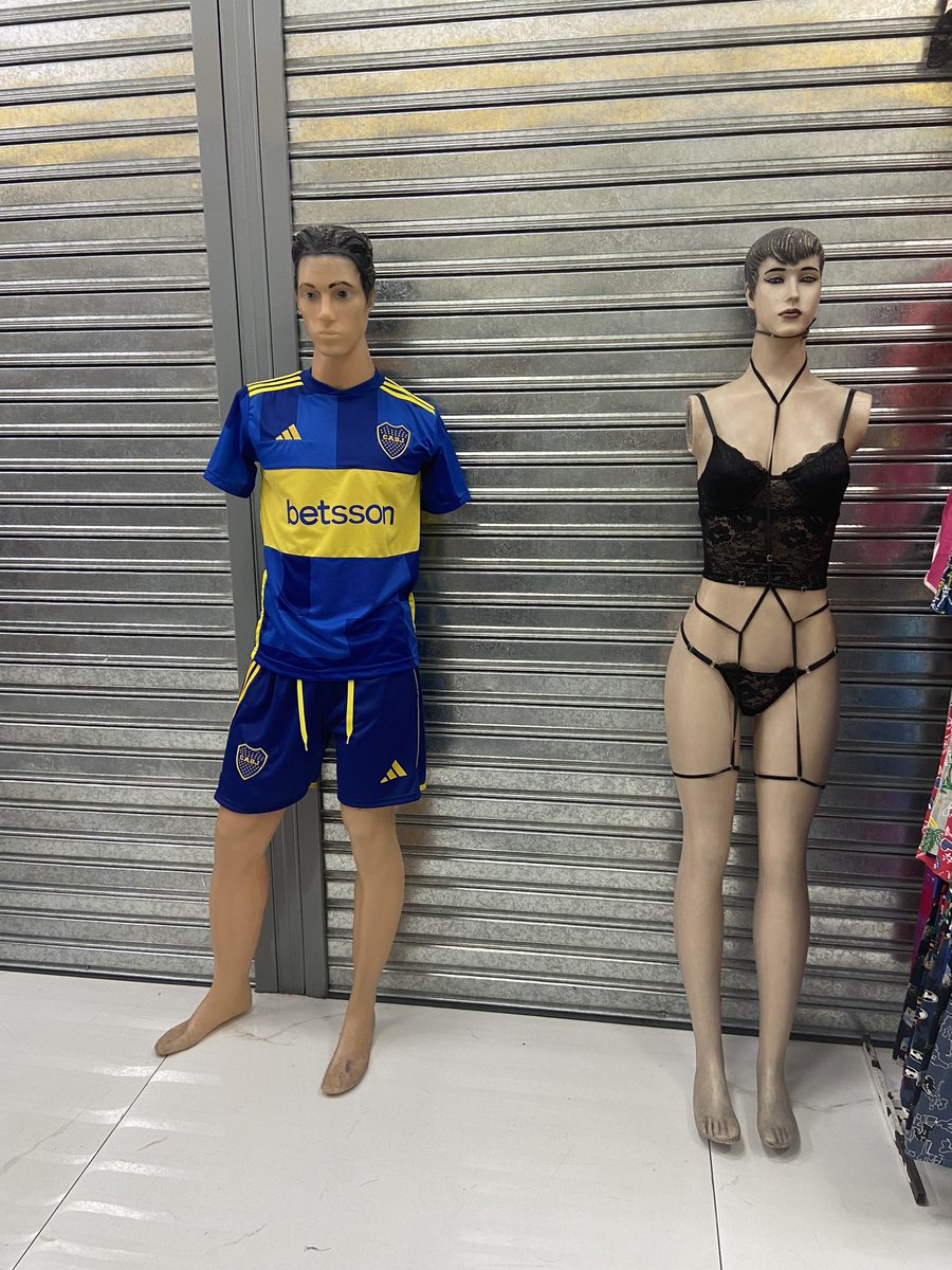 Vos y yo así, no se, pensalo.