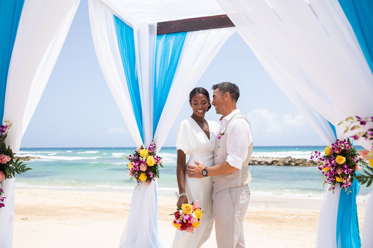 Love is in the air! #HyattZilaraRoseHall #WeddingWednesday