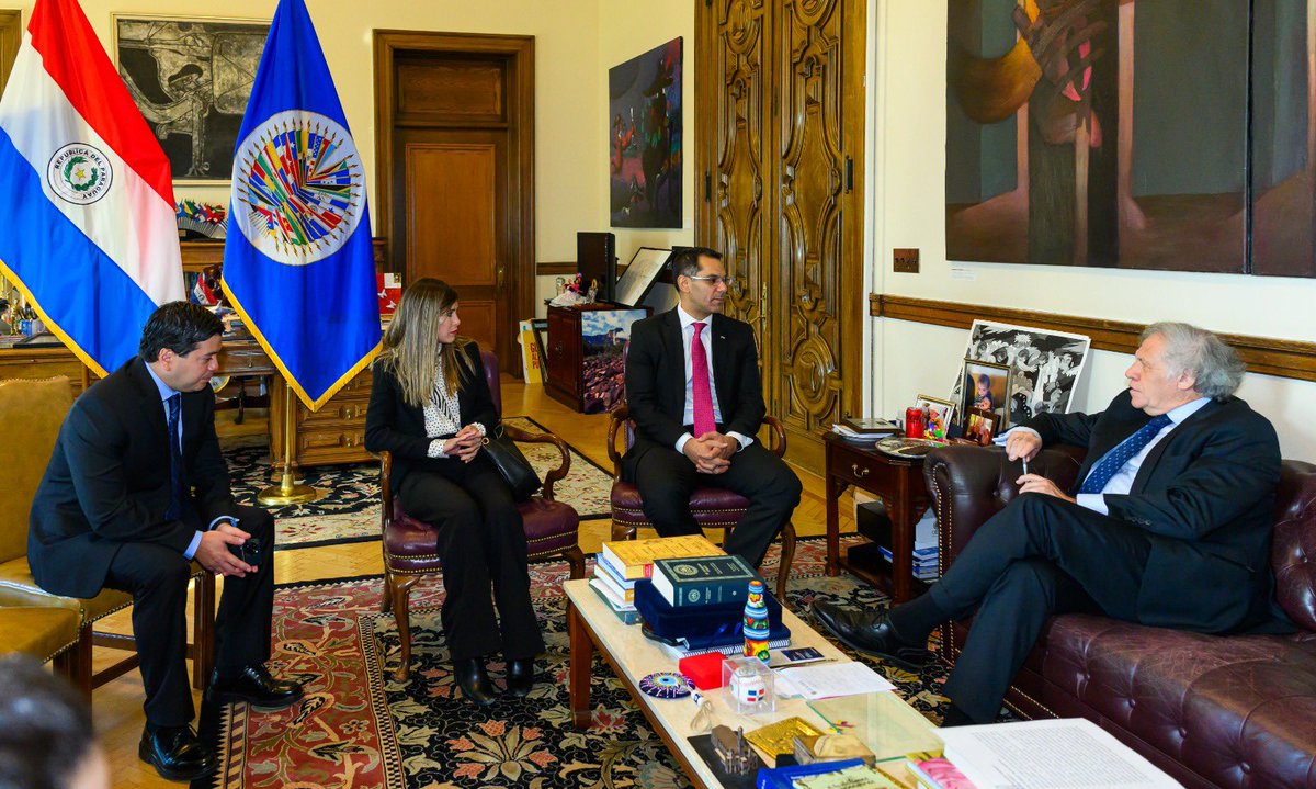 Almagro_OEA2015's tweet photo. Sostuve una reunión con el Procurador General @PGRParaguay Marcos González sobre la alianza estratégica Paraguay-OEA y los acontecimientos en curso antes de la 54ª Asamblea General de la @OEA_oficial en Paraguay en junio próximo https://t.co/YqbuPJgfYX