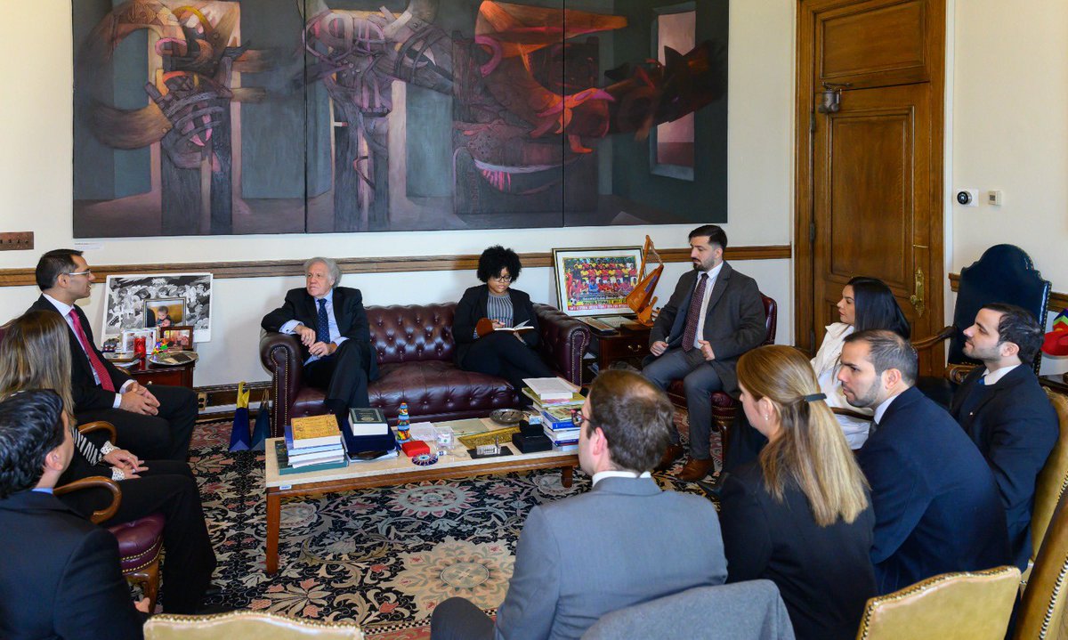 Almagro_OEA2015's tweet photo. Sostuve una reunión con el Procurador General @PGRParaguay Marcos González sobre la alianza estratégica Paraguay-OEA y los acontecimientos en curso antes de la 54ª Asamblea General de la @OEA_oficial en Paraguay en junio próximo https://t.co/YqbuPJgfYX