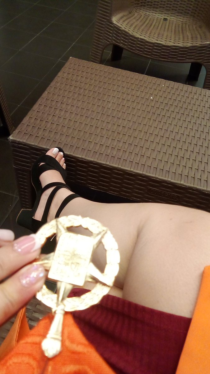 gabyprz95's tweet photo. Mi mayor logro y mayor satisfacción es lograr éste sueño 👩🏻‍🎓☢️

#venezolana #Venezuela #dolar #Radiology #medicine #Carabobo #SiguemeYTeSigo #follow #LaCasaDeLosFamosos #Caracas https://t.co/Qum6hfwJqg