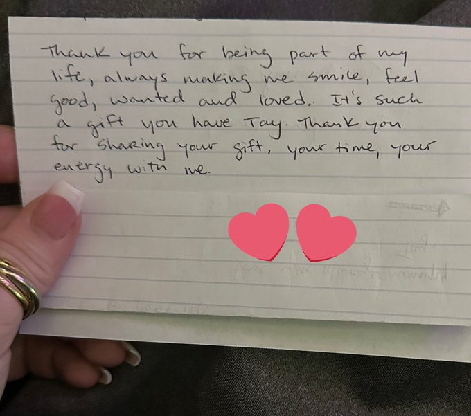 love notes from good boys 😊 💌 https://t.co/Sw06VvLEge