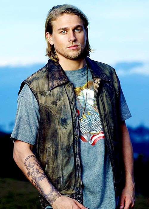 I'm not a good man. I'm a criminal and a killer. I need my sons to grow up hating the thought of me.
🏍Husband to <a href="/OfPetalsNAsh/">Alexis ‘Lexi’ Teller</a>
🏍Son to <a href="/StillRockinACro/">John 'JT' Teller</a> &amp; <a href="/GemmaRose_RP/">Gemma Teller Morrow</a>
🏍Bother to <a href="/OfCrosNWhispers/">Thomas Teller</a>
🏍Father to 4 children
🏍RP-NSFW-MDNI-Not New to RP/13 Years in
🏍#SOA