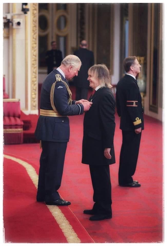 On this day 2019 Mike @thealarm receives his MBE from the now HRH King Charles for his services to charity
@LHSUK #lovehopestrength