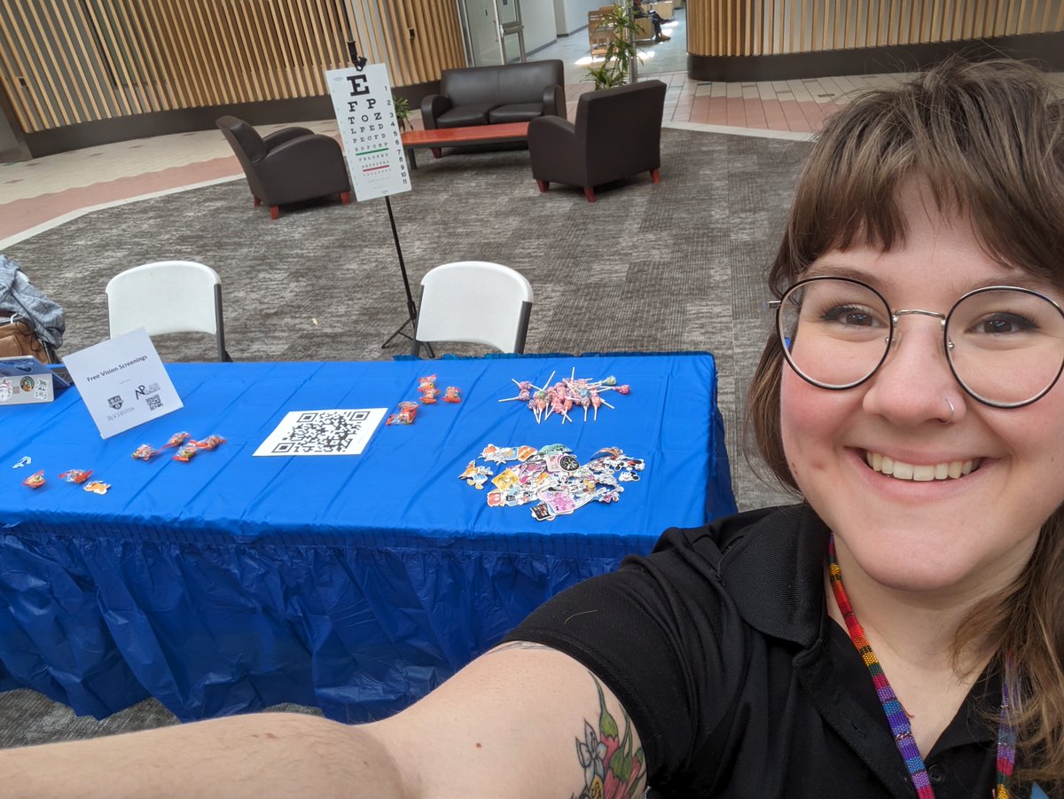 aplabUR's tweet image. Need to check your vision? Interested in participating in vision experiments? Stop by the Market Place Mall in Henrietta for a free vision screening and information! 🤓#visionhealth #Vision #glasses
Located near the new UR Ortho East entrance.