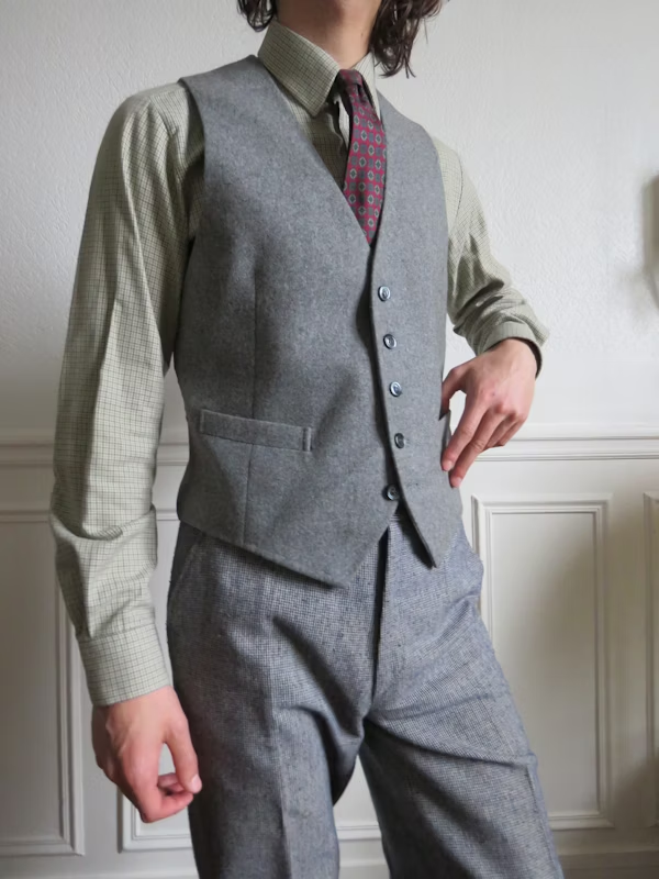 LDenicheurs's tweet photo. #TailleM - Gilet - 35€
Gilet de costume gris vintage, idéal pour agrémenter votre tenue et vous garder au chaud !
https://t.co/Zl7PqzlJmy https://t.co/MpNi2eIIpv