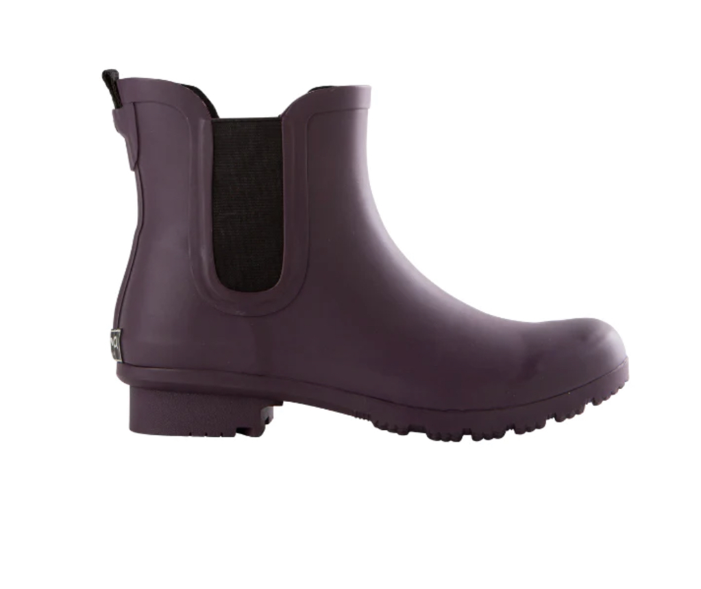 roma_boots's tweet photo. Pretty in Purple 💜 #romaboots #rainboots 

Order now: https://t.co/gXVBUZVQEB https://t.co/gccIA0NEYw