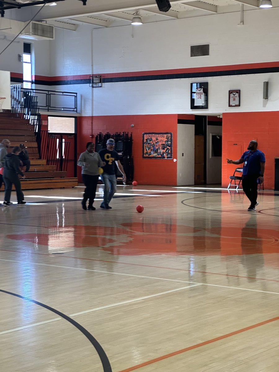CCShealthy's tweet photo. Healthful Living SWPD for middle high school with George Blessing of ADA Sports made learning fun! https://t.co/y5vxjx2dFc