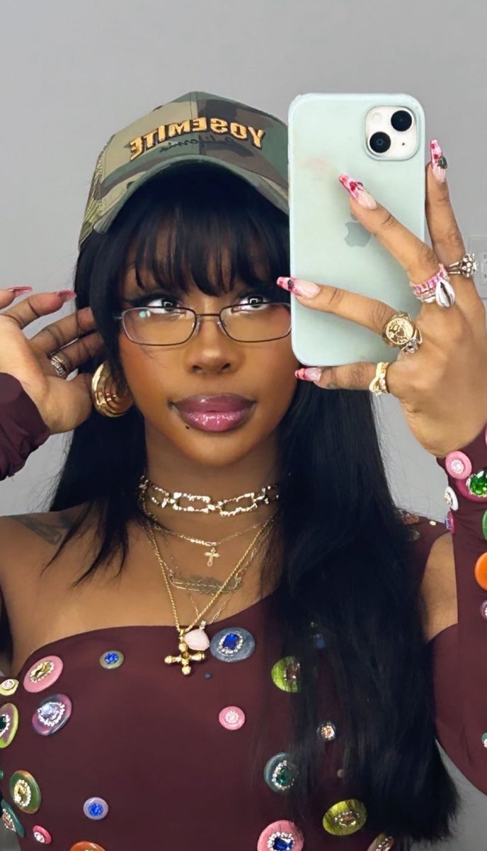 SZA posts new selfie 📸
