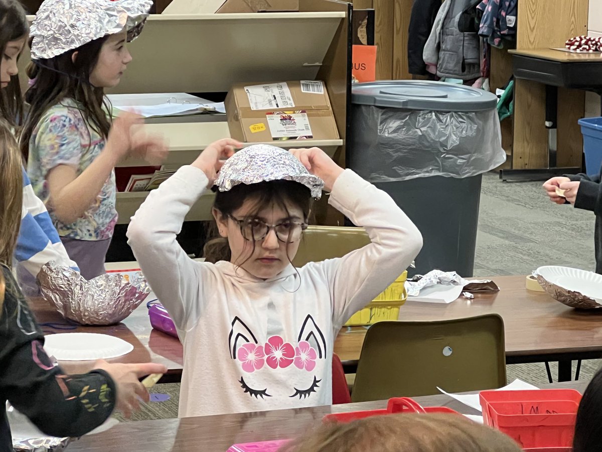 d61andersen's tweet photo. What if we needed a hat on an island? 🏝️ #d61learns ⁦@D61DeLay⁩ https://t.co/fldXLTc9AD
