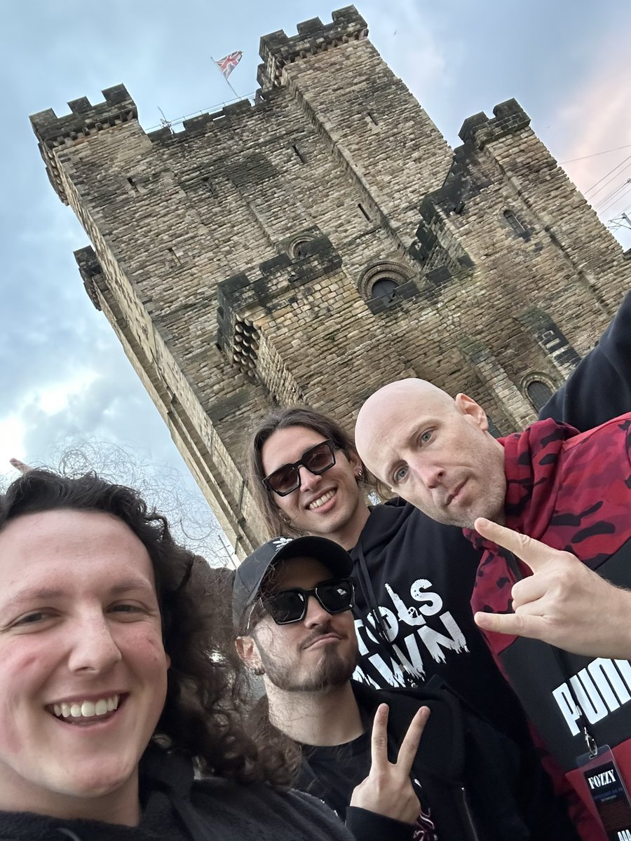 1 or 2?
NEWCASTLE we’re ready for you!

#newcastle #riversidencl #pistolsatdawn #castles #castlesofengland #rockandrollintheuk