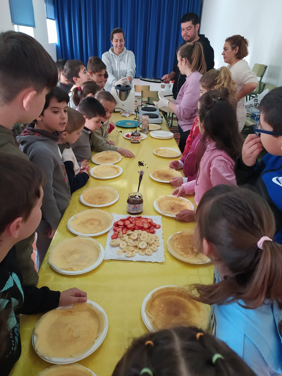 CEIPMontejaque's tweet photo. SEMANA CULTURAL 2024. 

Taller de cocina. 
Agradecer al AMPA y a las familias que han hecho posible el disfrute del alumnado en este día. Ha sido muy divertido.!Repetiremos!
Además han realizadon un Taller para decorar nuestro centro para la celebración del Día de Andalucia. https://t.co/8NWtMn6olu