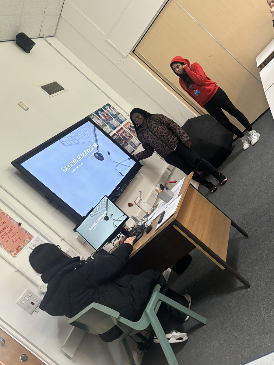 SCoate88150's tweet photo. Applying knowledge to practice Yr12.  #Purpose #Integrity @NUSASixthForm @OfficialNUSA https://t.co/YDf4JpYRVs