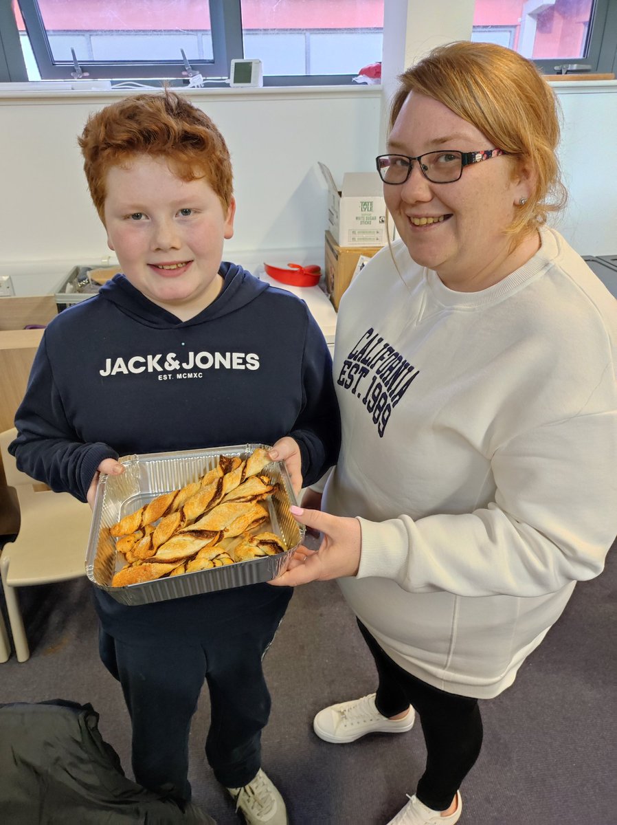 MiniExplorersPD's tweet image. A lovely afternoon in our #communityroom #FamilyEngagement a special thank you to Gethyn & mum. It was lovely to catch up and chat about transition to Secondary School @Year6PDCS #SupportForAll @PDCSPrimary