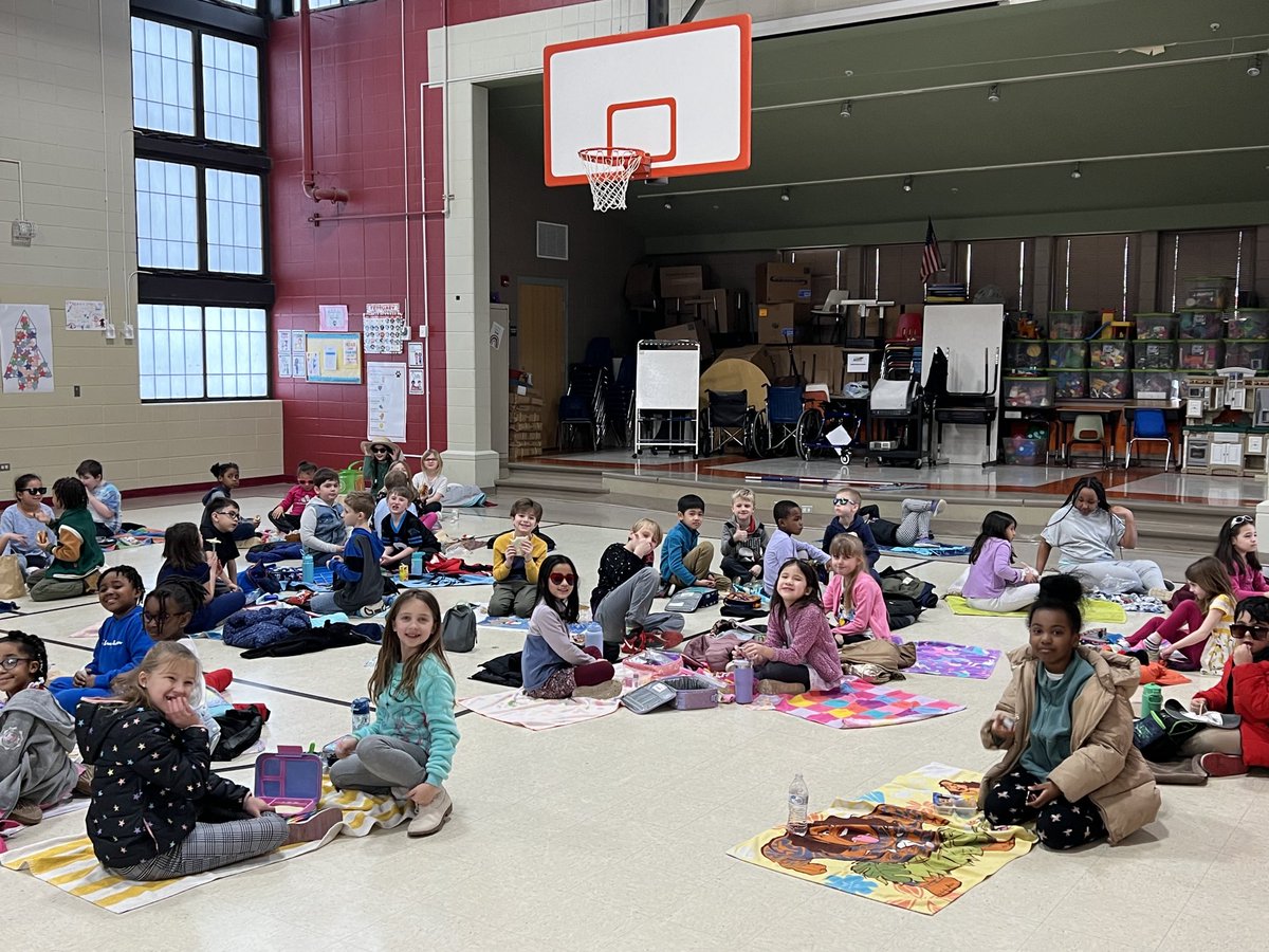 d61andersen's tweet photo. Beach Day at lunch. Such fun. 😎😎#d61learns ⁦@D61DeLay⁩ https://t.co/Npxjka4JVh