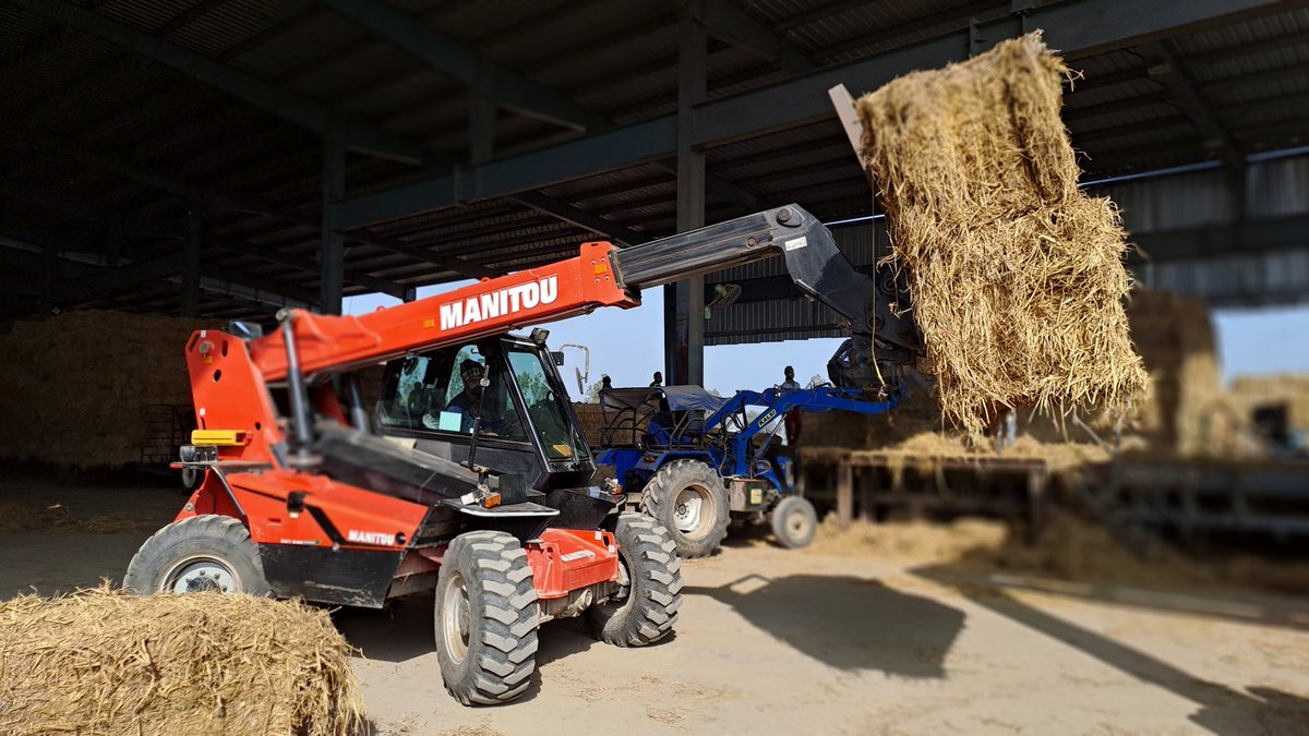#Manitou MT-X 840 working in a power plant in INDIA    #sael