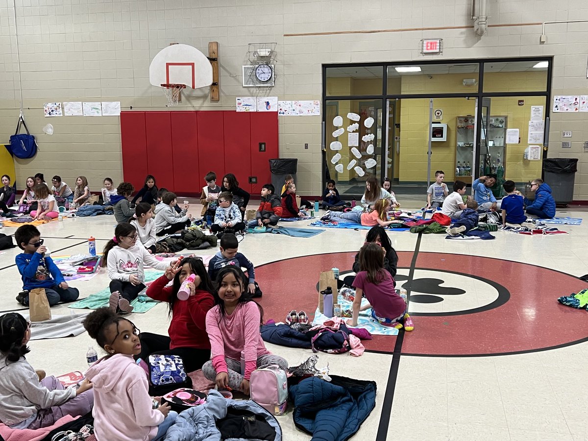 d61andersen's tweet photo. Beach Day at lunch. Such fun. 😎😎#d61learns ⁦@D61DeLay⁩ https://t.co/Npxjka4JVh