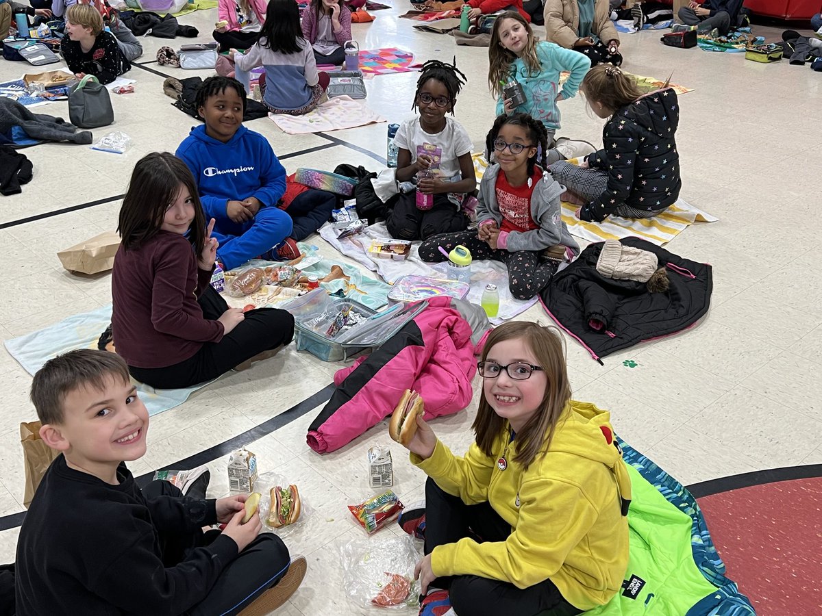 d61andersen's tweet photo. Beach Day at lunch. Such fun. 😎😎#d61learns ⁦@D61DeLay⁩ https://t.co/Npxjka4JVh