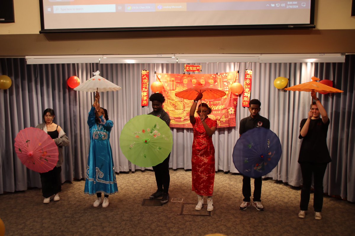 EastHartfordPS's tweet photo. .@CTIBAcademy (CIBA) held its annual Chinese New Year Celebration on Friday! Chinese language students welcomed the Year of the Dragon with music, dancing, and other performances. #EHPSPride https://t.co/OfVxItfQDJ