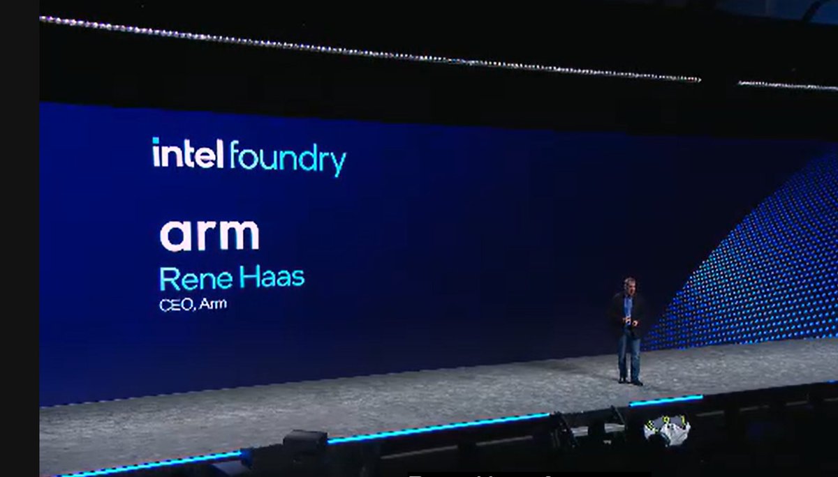 MyTechMusings's tweet photo. .@Arm CEO walk on at @Intel Keynote.... tells the story of changes times...
#IFSDirectConnect https://t.co/T87n4cpHGz